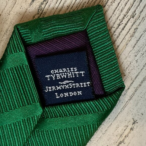 Charles Tyrwhitt Men's 100% Silk Tie Regular Green Color with Textured Stripe - Picture 2 of 6